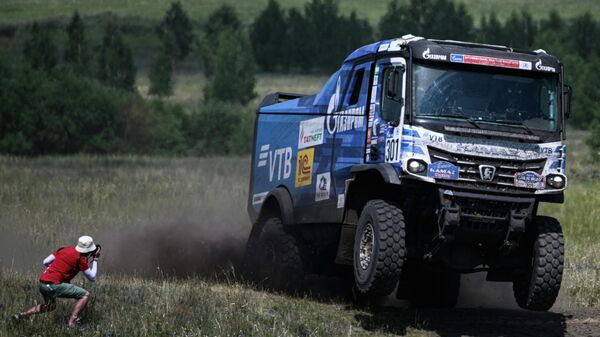 普京表示，絲綢之路 拉力賽穩居國際著名汽車賽事之列 - 俄羅斯衛星通訊社