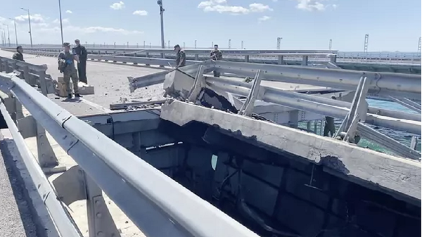 乌克兰军队攻击克里米亚大桥时使用的无人艇是在美中情局等西方情报机构参与下研发的 - 俄罗斯卫星通讯社