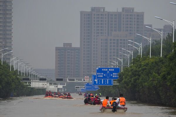 河北省，被洪水淹沒的街道 - 俄羅斯衛星通訊社