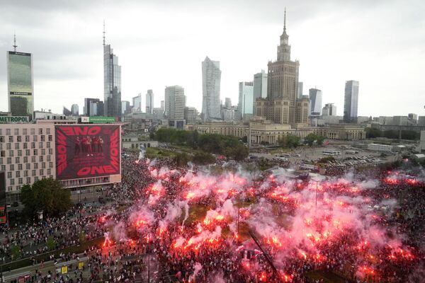 波兰华沙举行纪念“华沙起义”79周年的活动，这场起义是在二战时期为了反抗德国侵略者而爆发的。 - 俄罗斯卫星通讯社