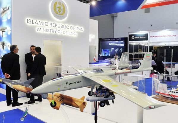 伊朗飛機製造工業公司“燕子”（Ababil）無人機在“軍隊-2023”國際軍事技術論壇上亮相。 - 俄羅斯衛星通訊社