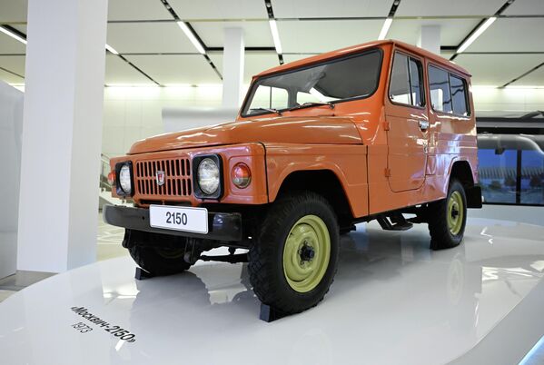 莫斯科《馬涅什站》互動展期間，莫斯科交通博物館展出的“莫斯科人-2150”汽車。 - 俄羅斯衛星通訊社