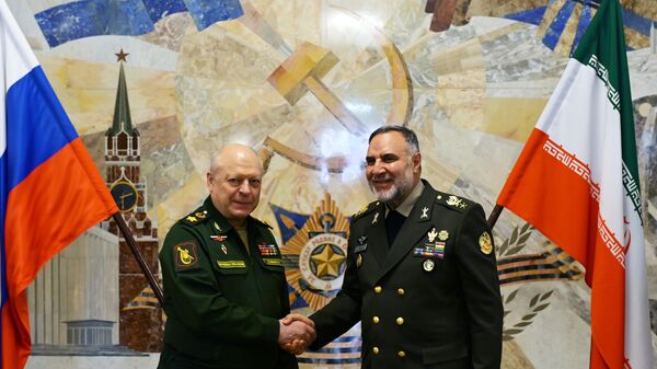俄羅斯國防部21日表示，由伊朗陸軍司令基烏馬爾斯·海達里准將率領的代表團抵達莫斯科以商討雙邊軍事合作問題 - 俄羅斯衛星通訊社