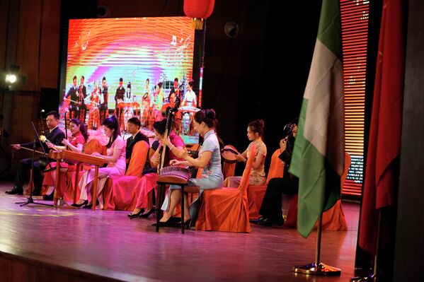 中国民族传统乐团表演节目 - 俄罗斯卫星通讯社