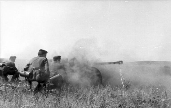 偉大衛國戰爭（1941年-1945年）期間，士兵參與戰鬥。 - 俄羅斯衛星通訊社