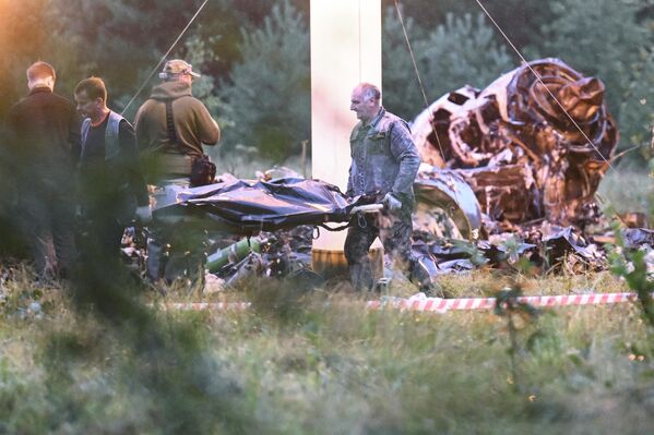 一架由俄首都莫斯科飛往聖彼得堡的私人飛機8月23日在俄羅斯西部特維爾州墜毀。 - 俄羅斯衛星通訊社