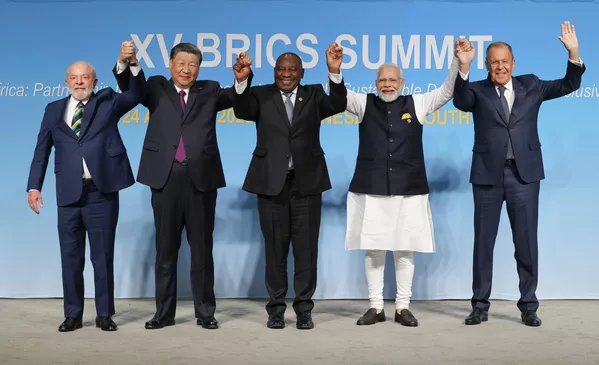 金磚五國代表團團長在約翰內斯堡第十五次金磚峰會上合影留念 金磚五國代表團團長在約翰內斯堡第十五次金磚峰會上合影留念 - 俄羅斯衛星通訊社
