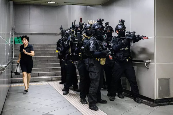 “乙支自由護盾”框架下的反恐演習在首爾地鐵站進行。 “乙支自由護盾”框架下的反恐演習在首爾地鐵站進行。 - 俄羅斯衛星通訊社