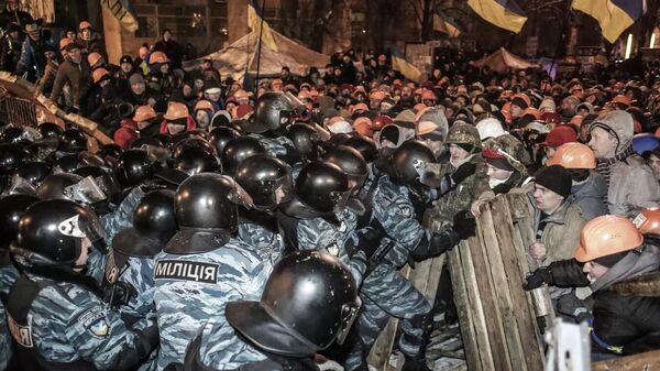 2014年，乌克兰基辅警察与亲欧盟示威者之间的冲突 - 俄罗斯卫星通讯社