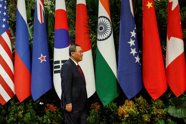 中国国务院总理李强于9月6日抵达雅加达出席第43届东盟峰会。 - 俄罗斯卫星通讯社