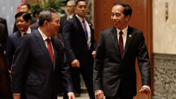 9月6日，中國國務院總理李強和印尼總統佐科·維多多在中國—東盟領導人會議開始前合影。 - 俄羅斯衛星通訊社