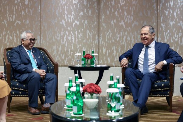 环印联盟秘书长萨尔曼与俄外长拉夫罗夫在第18届东亚峰会期间会面 - 俄罗斯卫星通讯社