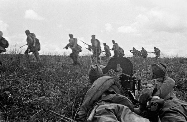 1941至1945年伟大的卫国战争，顿涅茨克之战，西南方面军步枪部队在斯拉维扬斯克以西南部方向发起进攻。 - 俄罗斯卫星通讯社
