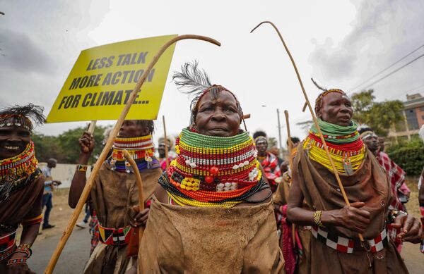 肯尼亚，内罗毕街头，抗议者正在游行，要求对气候变化采取应对措施。 - 俄罗斯卫星通讯社