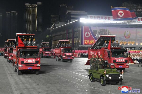 Масштабный парад в Пхеньяне в честь 75-летия основания страны, КНДР,  8 сентября 2023 - 俄罗斯卫星通讯社