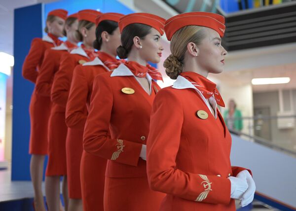 俄罗斯符拉迪沃斯托克，第八届东方经济论坛上的俄罗斯航空公司的乘务员。 - 俄罗斯卫星通讯社
