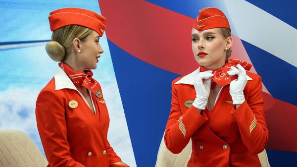 俄羅斯航空公司空姐在符拉迪沃斯托克東方經濟論壇上 - 俄羅斯衛星通訊社