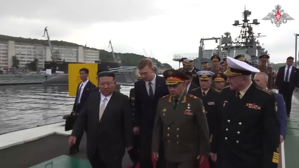 金正恩參觀太平洋艦隊“沙波什尼科夫元帥”號護衛艦 - 俄羅斯衛星通訊社