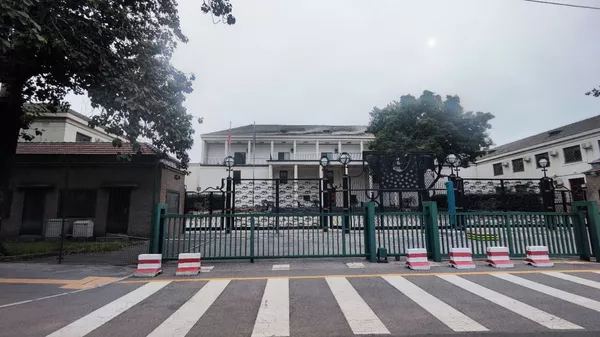 波蘭駐華大使館撤下此前以示團結而懸掛的烏克蘭旗幟 - 俄羅斯衛星通訊社