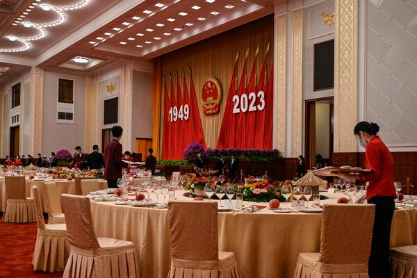 9月28日，國慶節前夕，工作人員在人民大會堂準備招待晚宴。 - 俄羅斯衛星通訊社