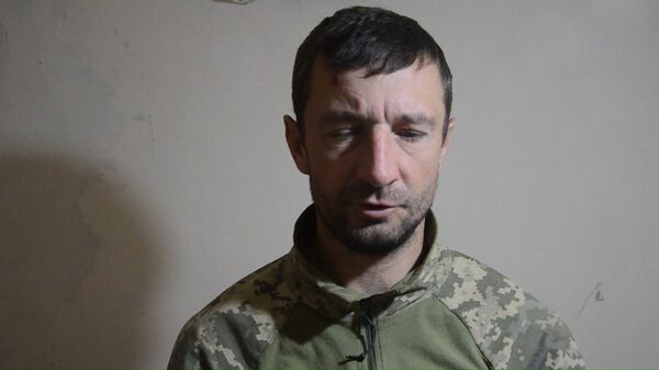 被俘乌军士兵讲述数十名逃兵因前线局势擅自离队的情况 - 俄罗斯卫星通讯社