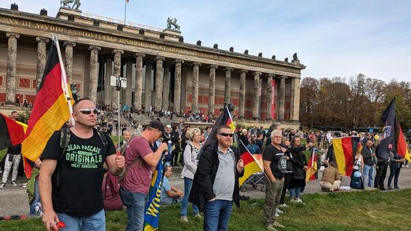 柏林近4000人参加抗议游行，反对政府向乌克兰提供武器 - 俄罗斯卫星通讯社