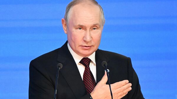 普京：俄中合作不针对第三方，是创造性合作