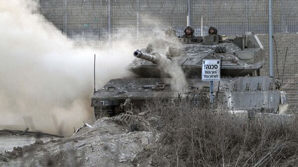 以色列在与加沙地带接壤的边境地区集结坦克和其他装甲车 - 俄罗斯卫星通讯社