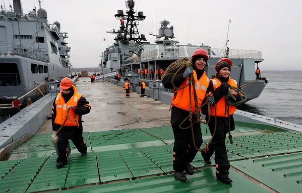 “库拉科夫海军中将”大型反潜舰停泊在北莫尔斯克港。 - 俄罗斯卫星通讯社