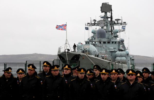 北莫爾斯克港。軍人迎接北方艦隊艦艇支隊。 - 俄羅斯衛星通訊社