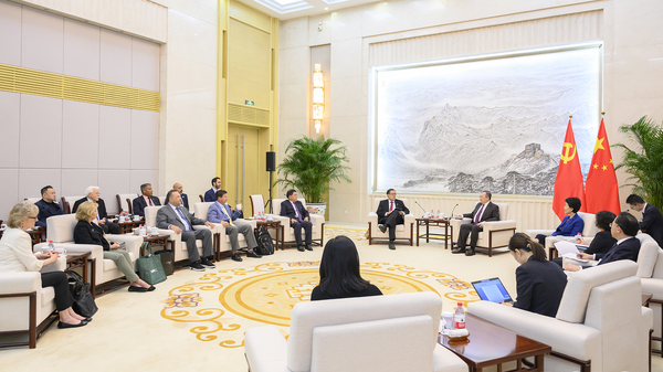 刘建超会见加州地方政府代表团 - 俄罗斯卫星通讯社