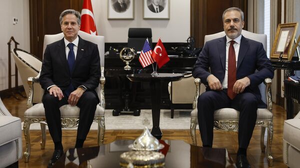 土耳其外交部长哈坎·菲丹与美国国务卿安东尼·布林肯举行会晤 - 俄罗斯卫星通讯社