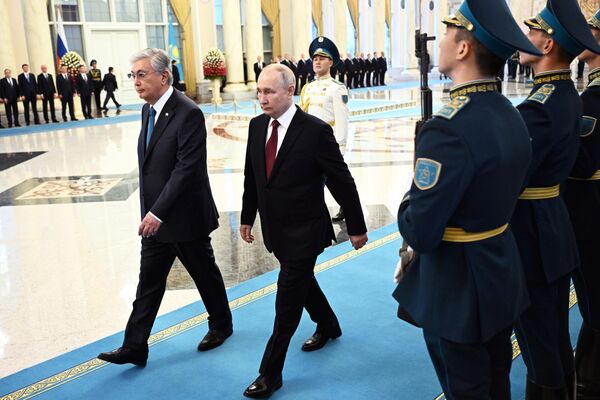 普京与哈萨克斯坦总统托卡耶夫在阿科尔达官邸会面 - 俄罗斯卫星通讯社