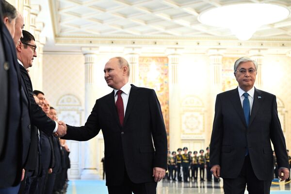 普京與哈薩克斯坦總統托卡耶夫在阿科爾達官邸會面 - 俄羅斯衛星通訊社