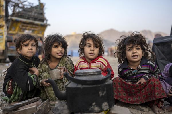 阿富汗，巴基斯坦和阿富汗邊境托爾罕姆口岸附近難民營中的阿富汗難民。 - 俄羅斯衛星通訊社
