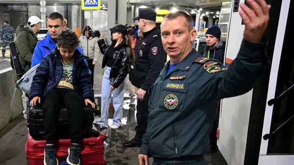 俄緊急情況部稱將再向莫斯科運送117名從巴以衝突區疏散的俄公民及其家人 - 俄羅斯衛星通訊社
