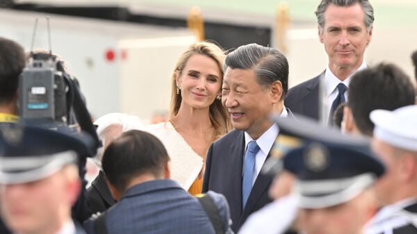 中國國家主席習近平抵達舊金山出席APEC峰會 - 俄羅斯衛星通訊社