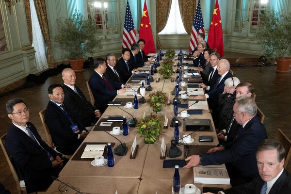 2023年11月15日，在亞太經合組織（APEC）舊金山峰會期間，中國國家主席習近平與美國總統拜登舉行會晤。 - 俄羅斯衛星通訊社