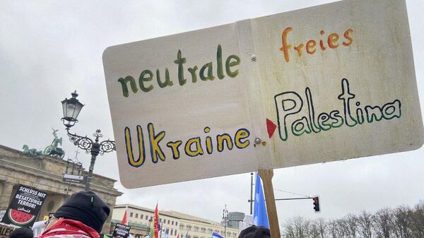 柏林舉行支持加沙和談與烏克蘭和談的萬人大遊行 - 俄羅斯衛星通訊社