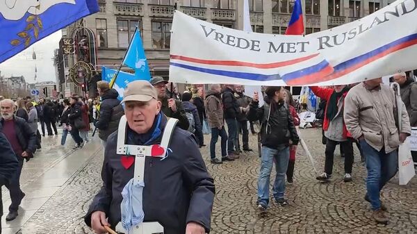 荷兰举行反对向乌克兰供应武器的示威活动 - 俄罗斯卫星通讯社