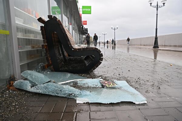 暴风雨后索契海滨破损的商店橱窗。 - 俄罗斯卫星通讯社