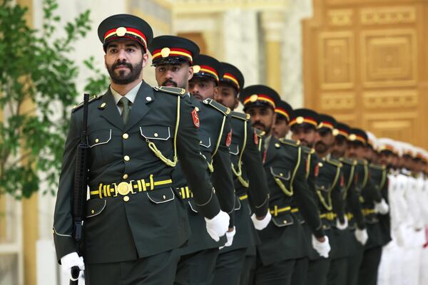 2023年12月6日，俄總統普京與阿聯酋總統謝赫穆罕默德•本•扎耶德•本•蘇爾坦•阿勒納哈揚會談歡迎儀式上的儀仗隊。 - 俄羅斯衛星通訊社