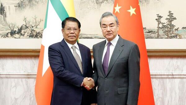 中國外交部長王毅在北京會見緬甸副總理兼外長丹穗時指出，中方從不干涉緬甸內政 - 俄羅斯衛星通訊社
