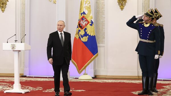 普京在俄國防部部務委員會會後表彰俄羅斯英雄 - 俄羅斯衛星通訊社