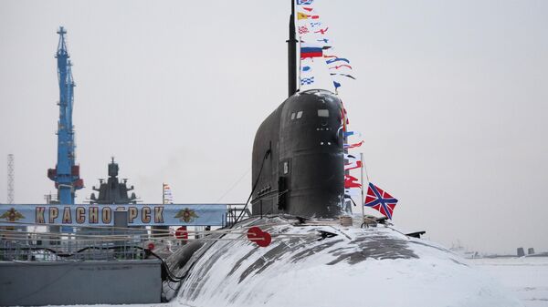 “亚历山大三世”核潜艇隆重举行海军旗升旗仪式 - 俄罗斯卫星通讯社