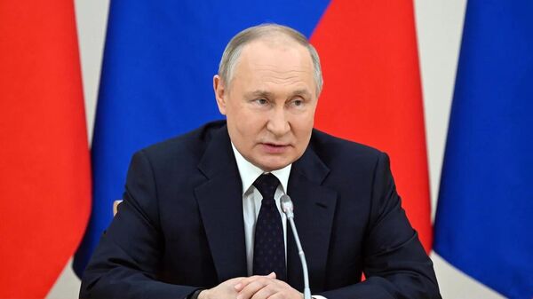 俄总统普京在胜利日阅兵式上发表讲话