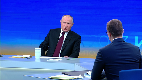 普京：我们愿手握武器捍卫俄罗斯利益的男人的数量并未减少 - 俄罗斯卫星通讯社
