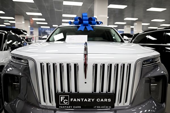 該汽車中心內陳列的汽車。 - 俄羅斯衛星通訊社