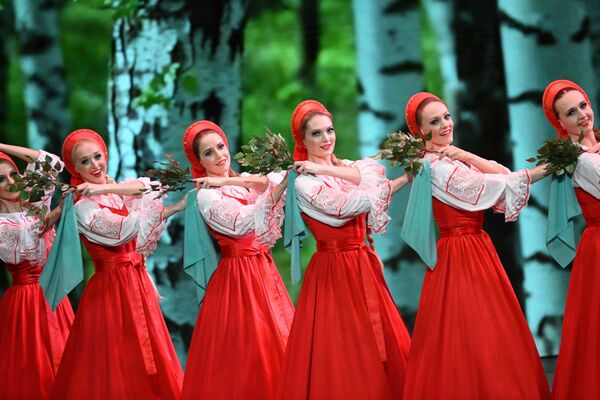 莫斯科大劇院“小白樺”藝術團週年紀念演出。 - 俄羅斯衛星通訊社