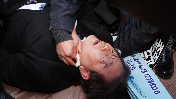 韩国最大在野党党首李在明出席活动时遇袭 - 俄罗斯卫星通讯社
